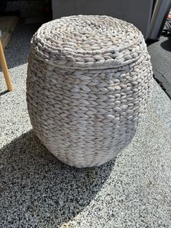 Blanket basket- White-Brand new!