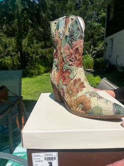 Floral cowgirl boots