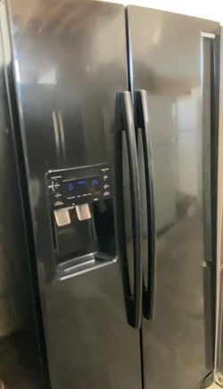 Samsung Side By Side Black Fridge
