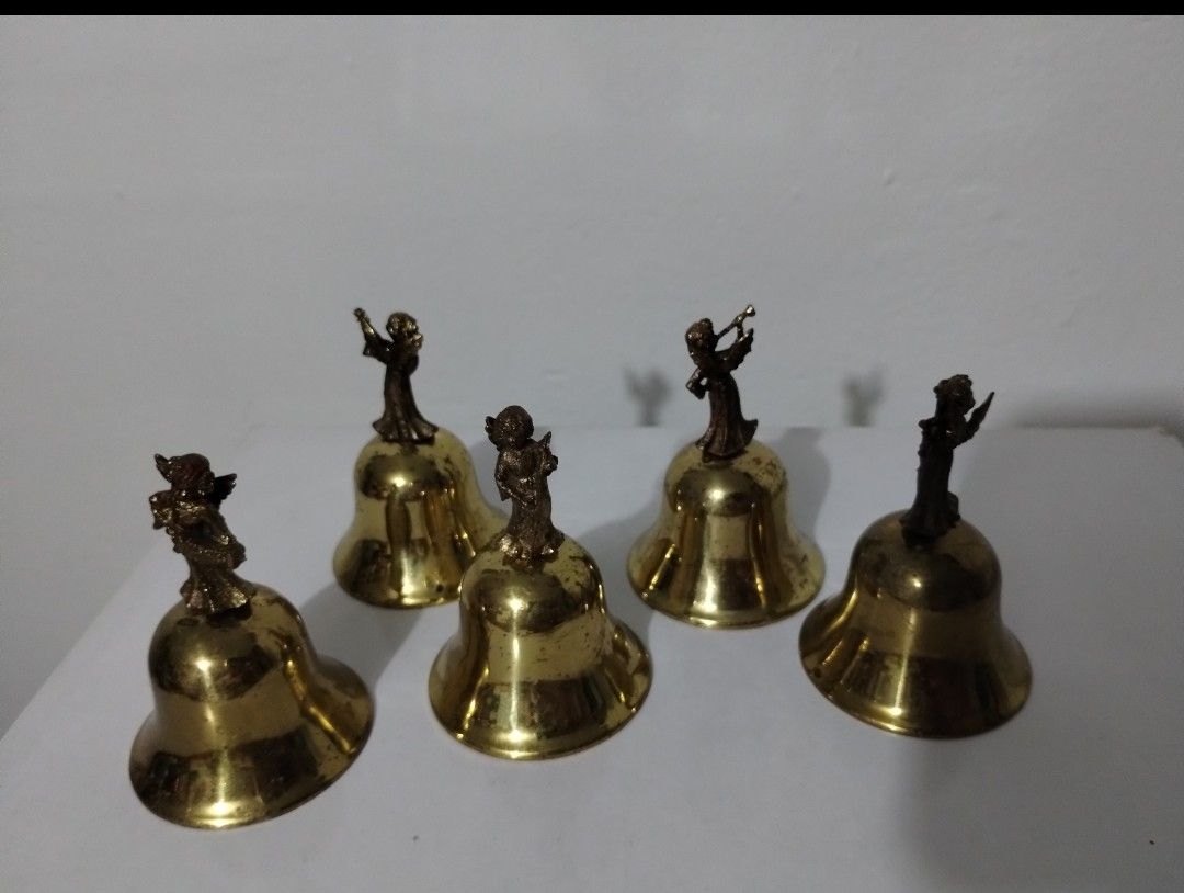 VINTAGE BRASS SMALL MUSICIAN BELL 3"- M07