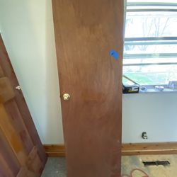 Wood Interior Door   Hollow Core  24in Wide