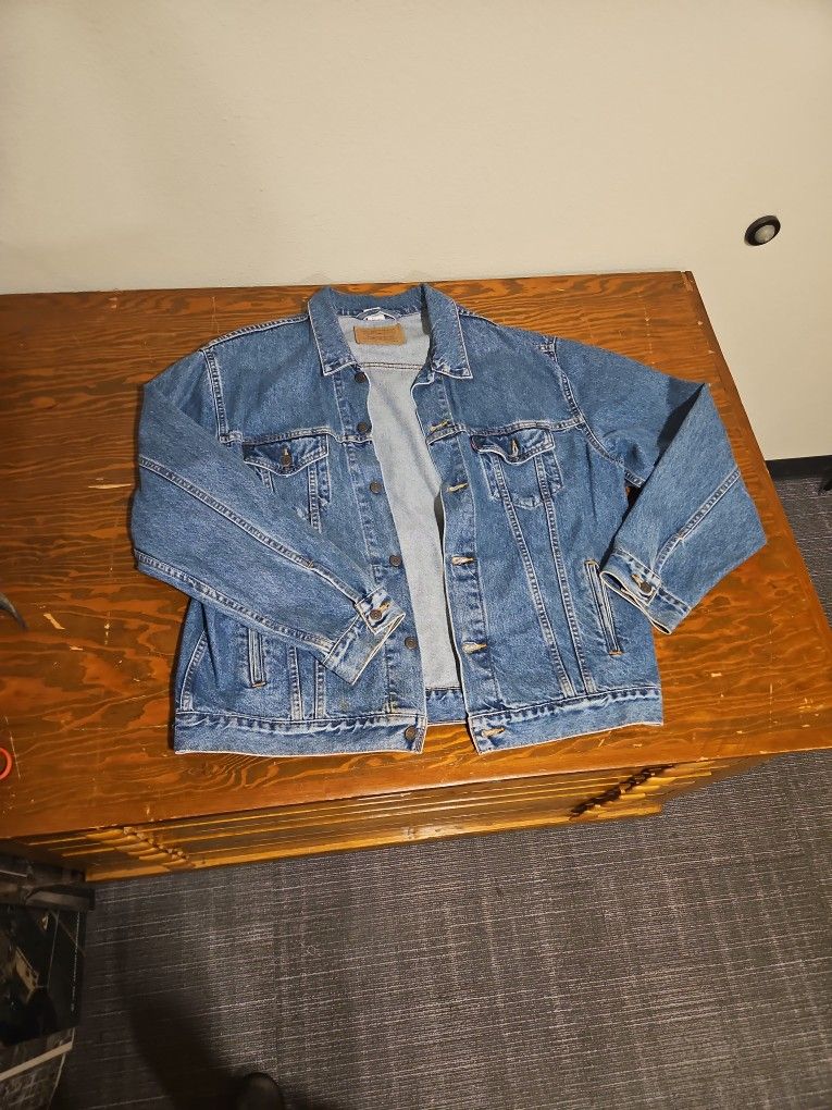 Levi Strauss Jean Jacket!!.