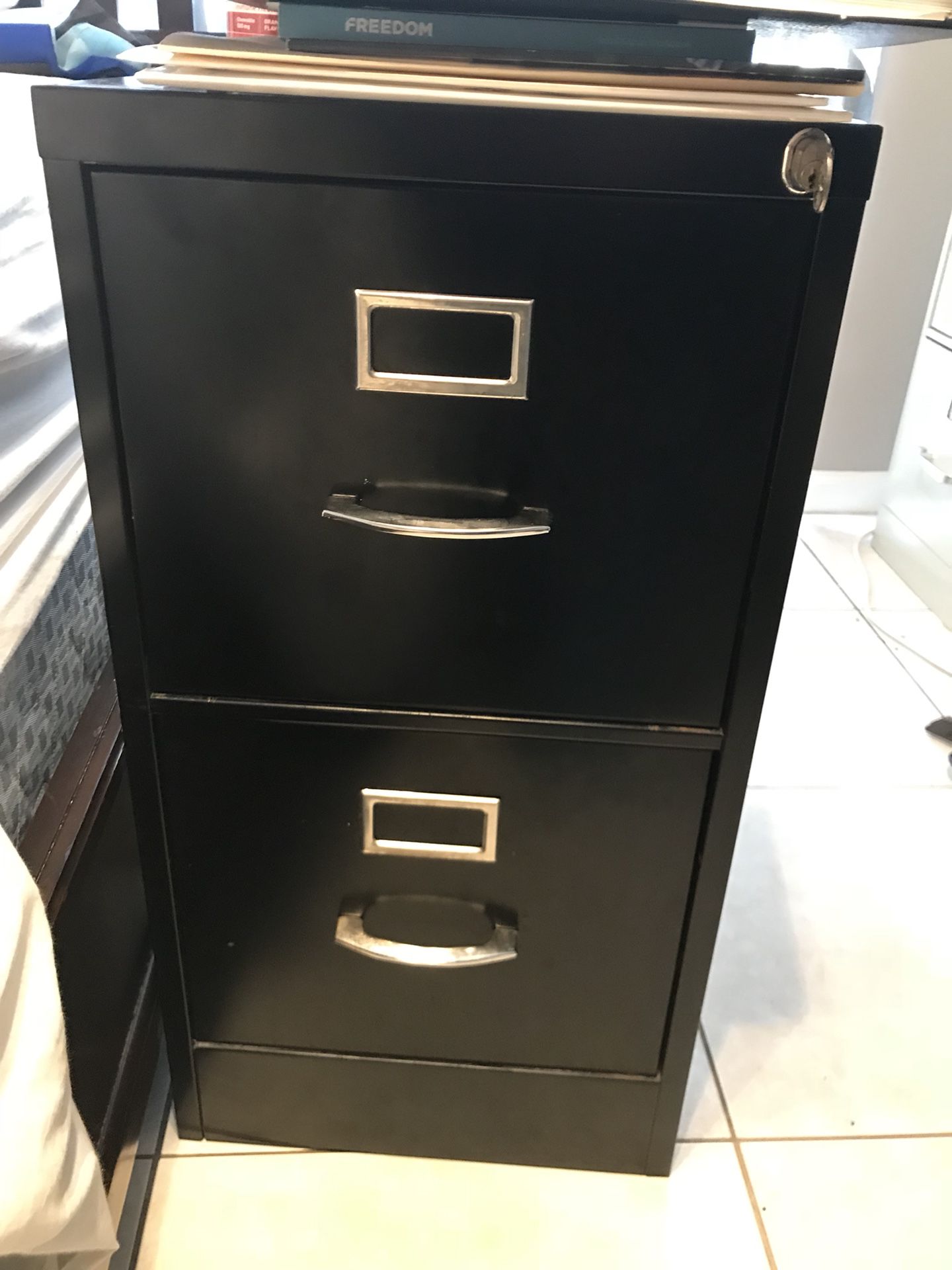 3 file cabinets for sale. 2 drawer. 2 have keys. 1 has 3rd small pullout drawer