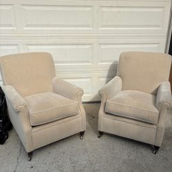 🔥 Beautiful Matching Armchairs – Like New! Neutral Beige – MUST GO 🔥