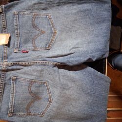 Levi's 525 Straight Leg  Perfect Waist 