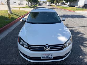 2013Volkswagen Passat  SE