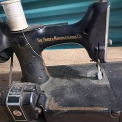 Small Singer Sewing Machine 