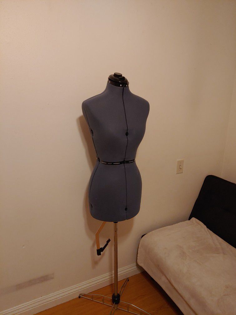 Resizable Dress Form Mannequin