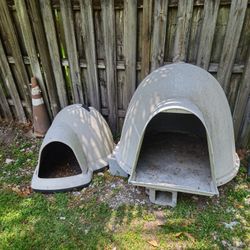 Igloo Dog House