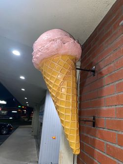 3ft  ice cream cone