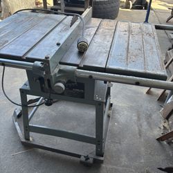 Contractor Table Saw 220 Volt Very Strong