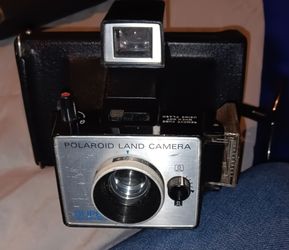 VINTAGE POLAROID AND STICK CAMERA AND FLASHES, and wiiu
