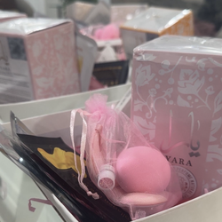 Yara perfume and lots just 30$