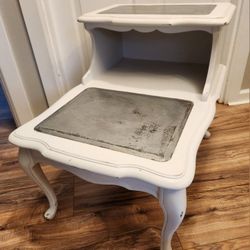 Vintage End Table / Night Stand