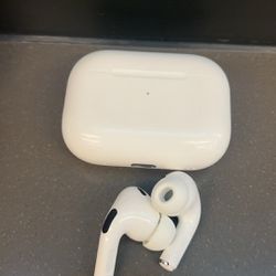 AirPod Pros With MagSafe Case