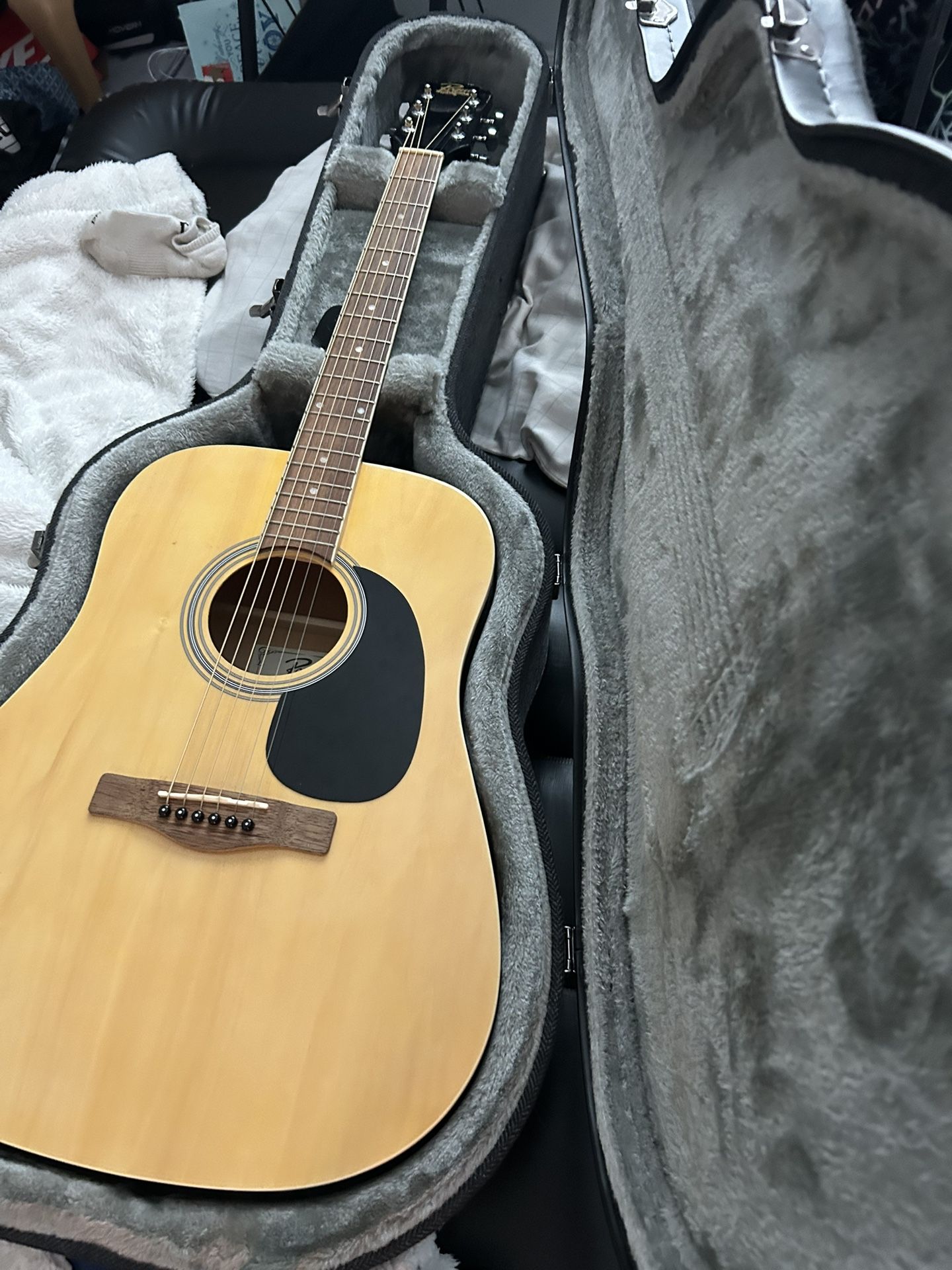 Acoustic Guitar/case