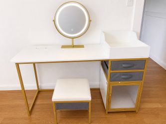 Make up table set