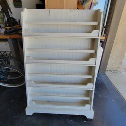 Book / Magazine Display Shelf