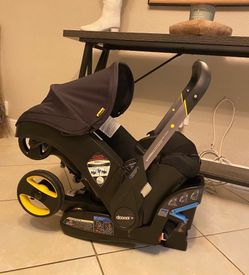 Doona stroller with base