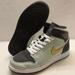 Nike Air Jordan 1 Retro High GS Youth Size 6Y Mint Foam [332148-300]