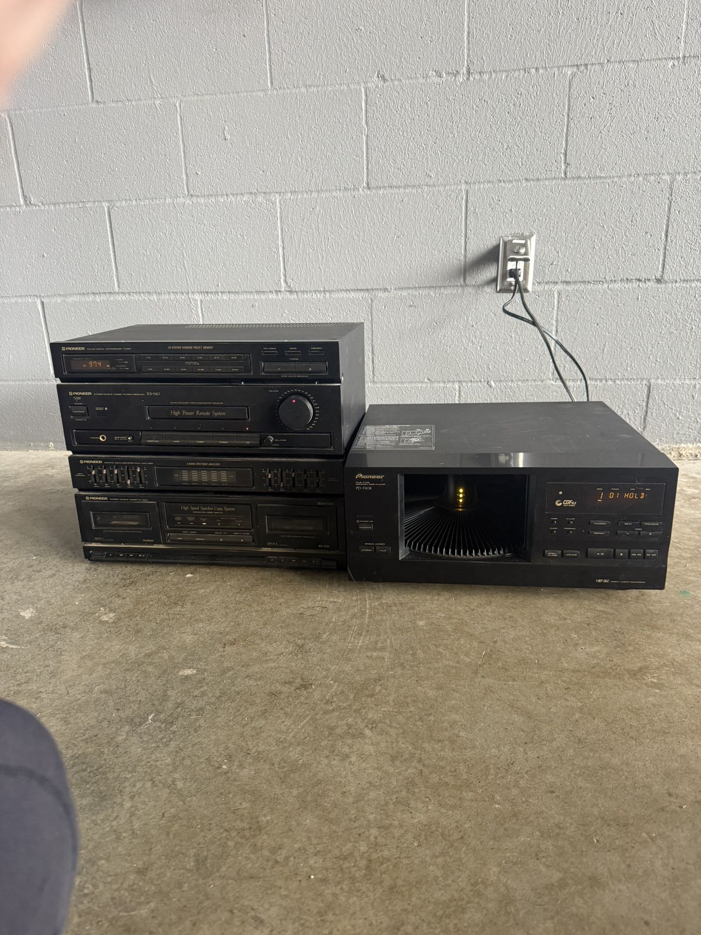 Vintage Pioneer Stereo System RX-540 + PD-F906 + Equalizer + Dual Cassette - No Speakers