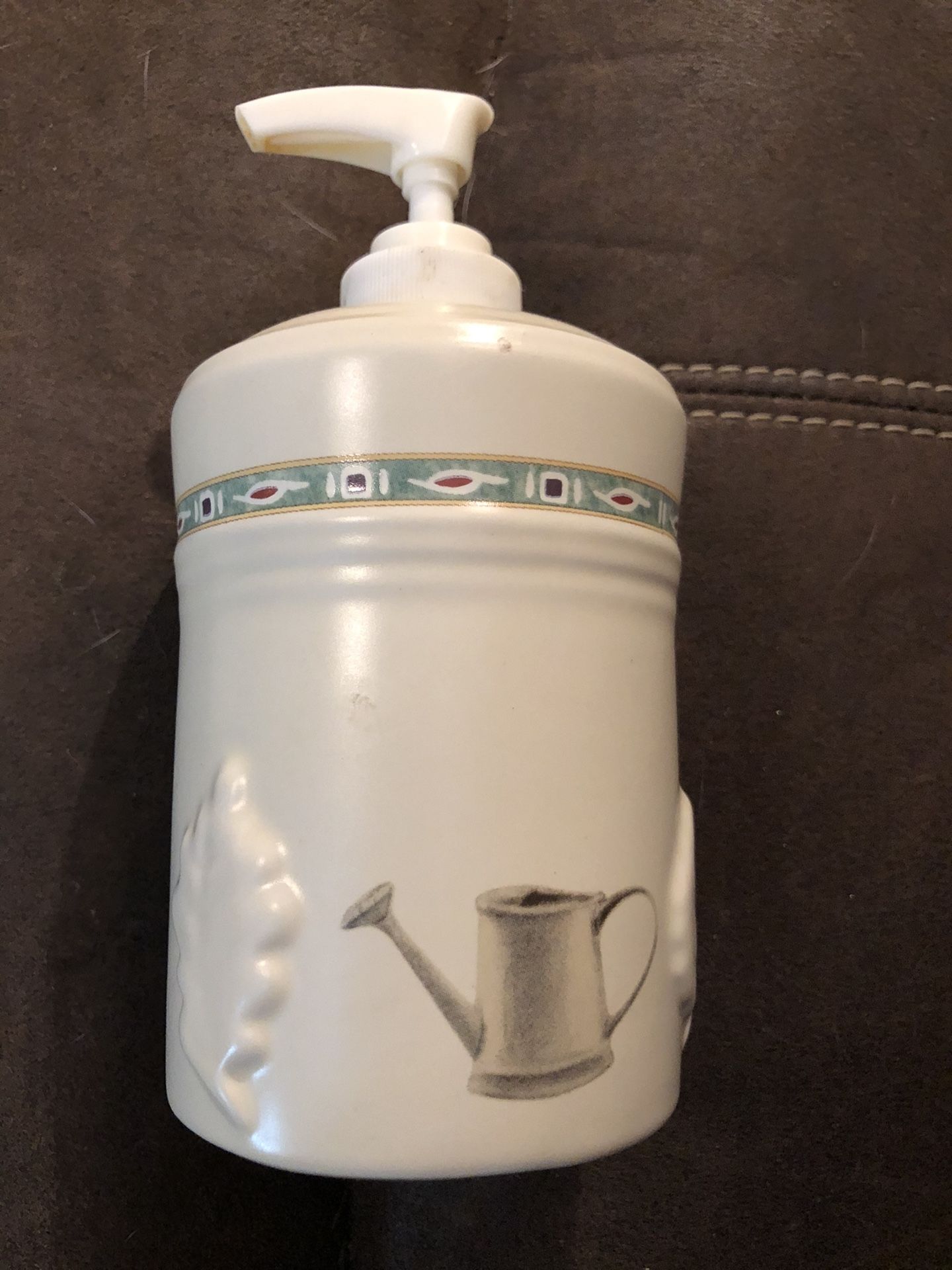 PFALTZGRAFF SPRINGS NATUREWOOD EMBOSSED CERAMIC SOAP LOTION PUMP DISPENSER EUC