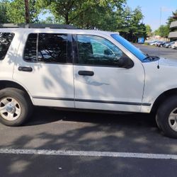 2005 Ford Explorer