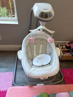 Graco Baby Swing with Soothing Vibration