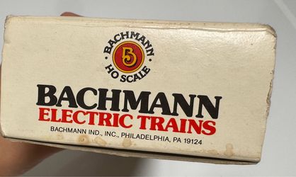 Vintage Bachmann HO Scale Alaska Railroad #3015 diesel locomotive with original box
