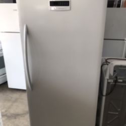 FRIGIDAIRE FREEZER 