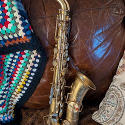 Vintage 1925 Buescher True Tone Alto Saxophone 