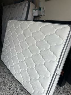 Full size mattress