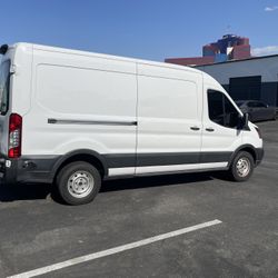 Ford Transit 250 