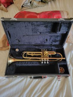 Nice Yamaha YTR2335 Trumpet
