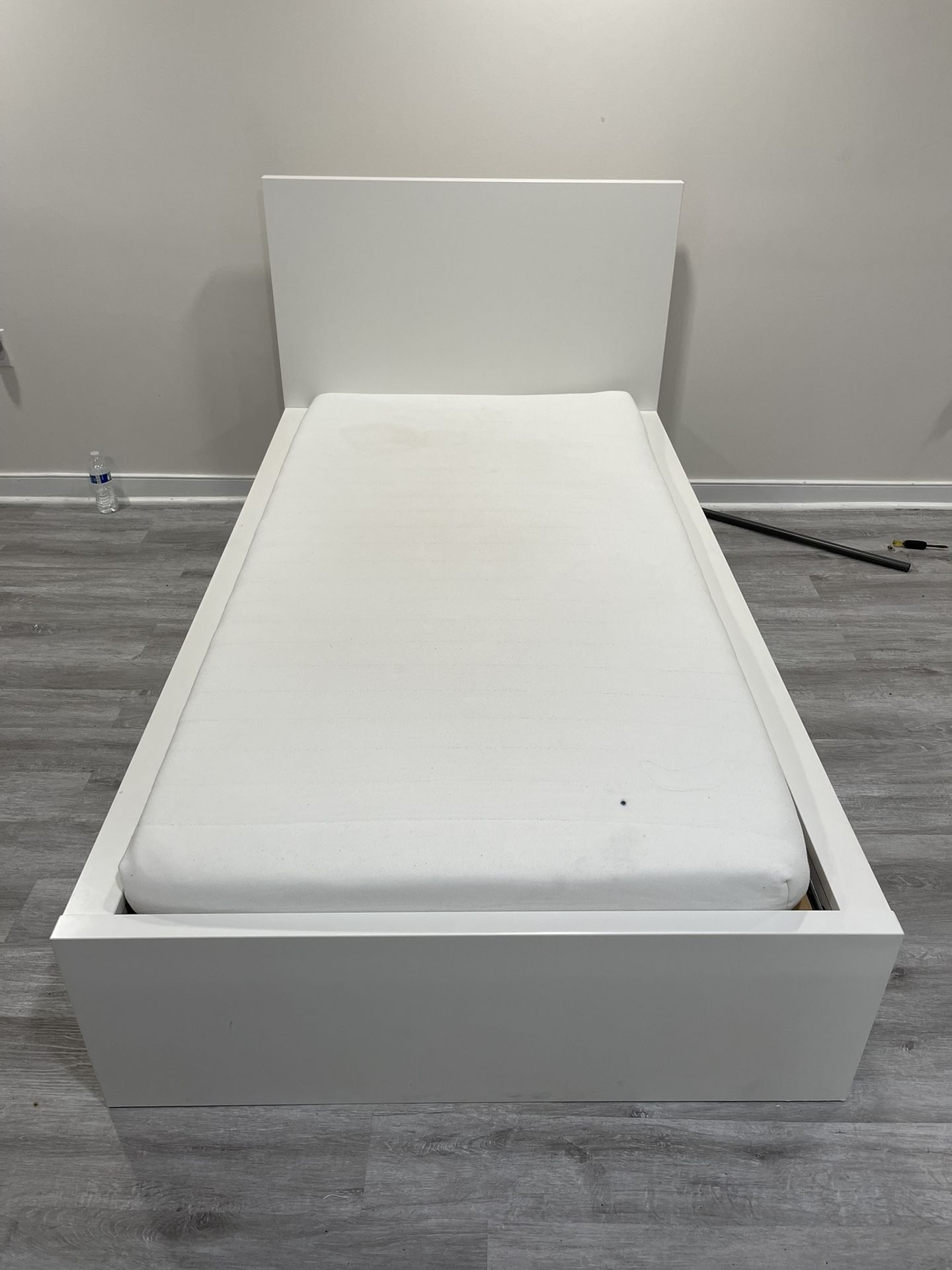 Twin XL Bed
