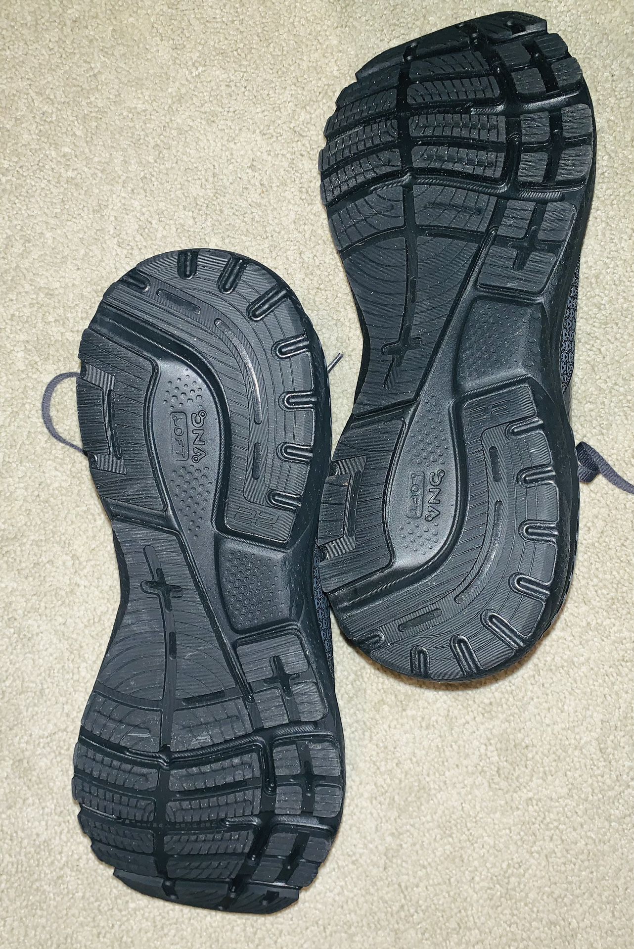 Brooks Adrenaline GTS22 Running Shoe / Sneaker - Size 11
