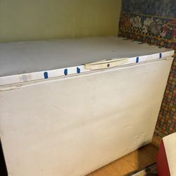 Chest freezer