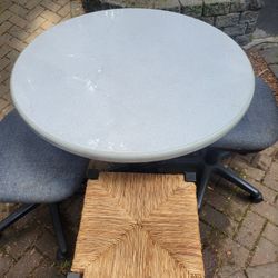 Table Plus Chairs 