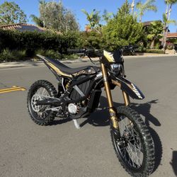 2025 Surron Ultra Bee - New (21KW)