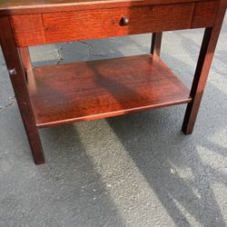 Nice end table 