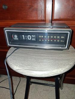 Vintage General Electric Radio - model.# 7- 4305C