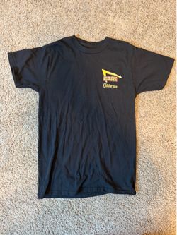 Men’s In N Out shirt small