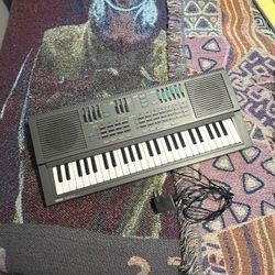 Vintage 80s Yamaha PortaSound PSS-460 49-Key Keyboard