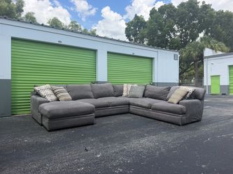 Gray sectional couch sofa with chaise