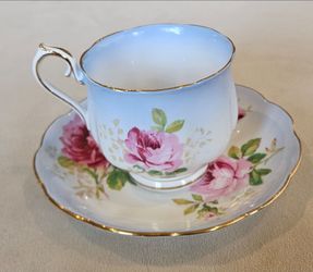 Royal Albert Bone China Tea Cup and Saucer Set - Pink Rose Pattern