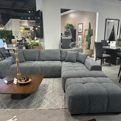 🛑SECTIONAL WITH OTTOMAN FOR SALE!!!!/ ASK FOR PRICE. NOT FREE🛑
