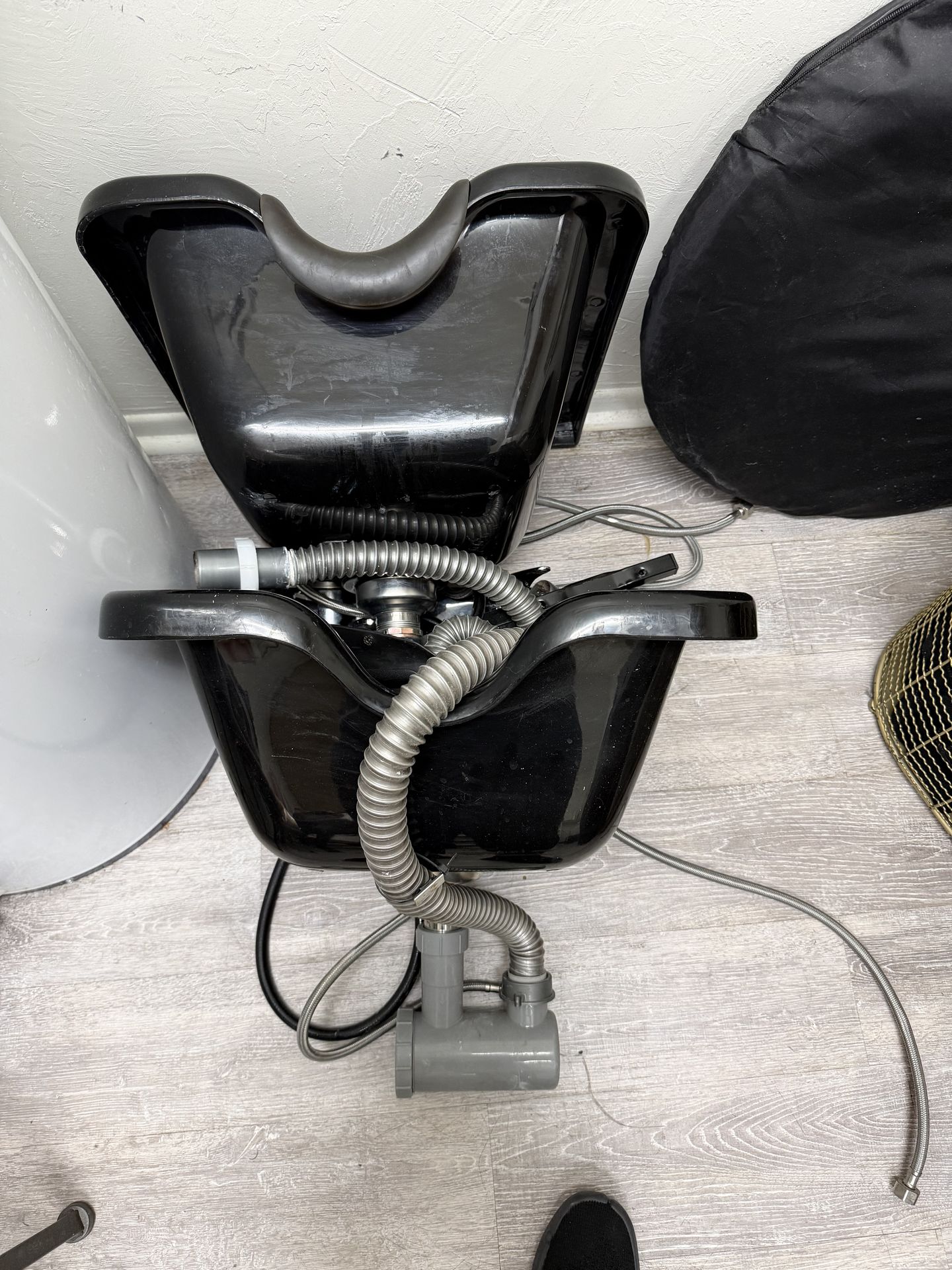 Salon Two shampoo bowls