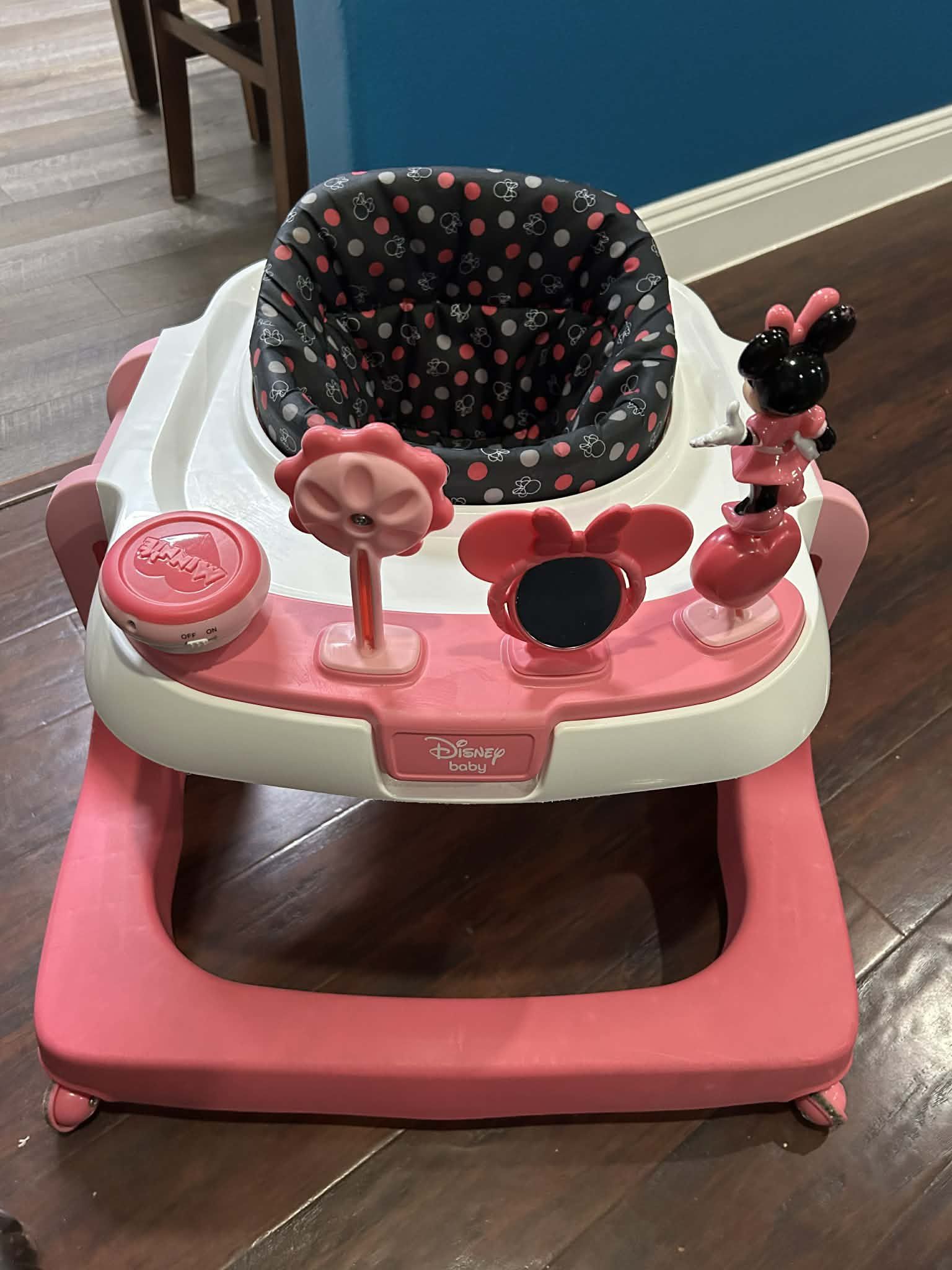 Minnie Mouse Walker