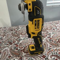 Dewalt Multi Tool Xr 3speeds 20v. $80 Firm Price. Tool Only