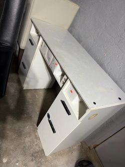 Nail/manicure desk